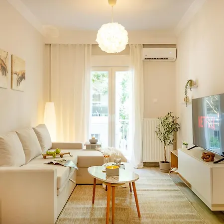 Stylish Renovated 2br Near Metro & Sea * Tessalónica