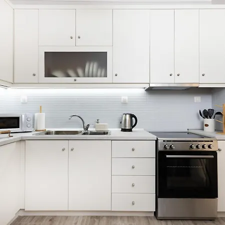 Stylish Renovated 2br Near Metro & Sea Soluň
