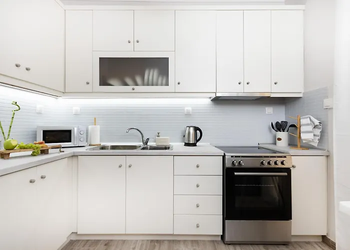 Stylish Renovated 2br Near Metro & Sea Thessalonique