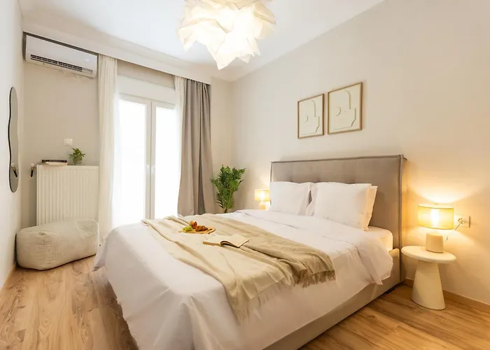 Stylish Renovated 2br Near Metro & Sea Thessalonique